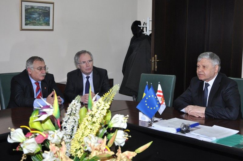 “Facultatea de Stomatologie a evoluat foarte mult, iar lucrurile sunt într-un progres real” “Facultatea de Stomatologie a evoluat foarte mult, iar lucrurile sunt într-un progres real”