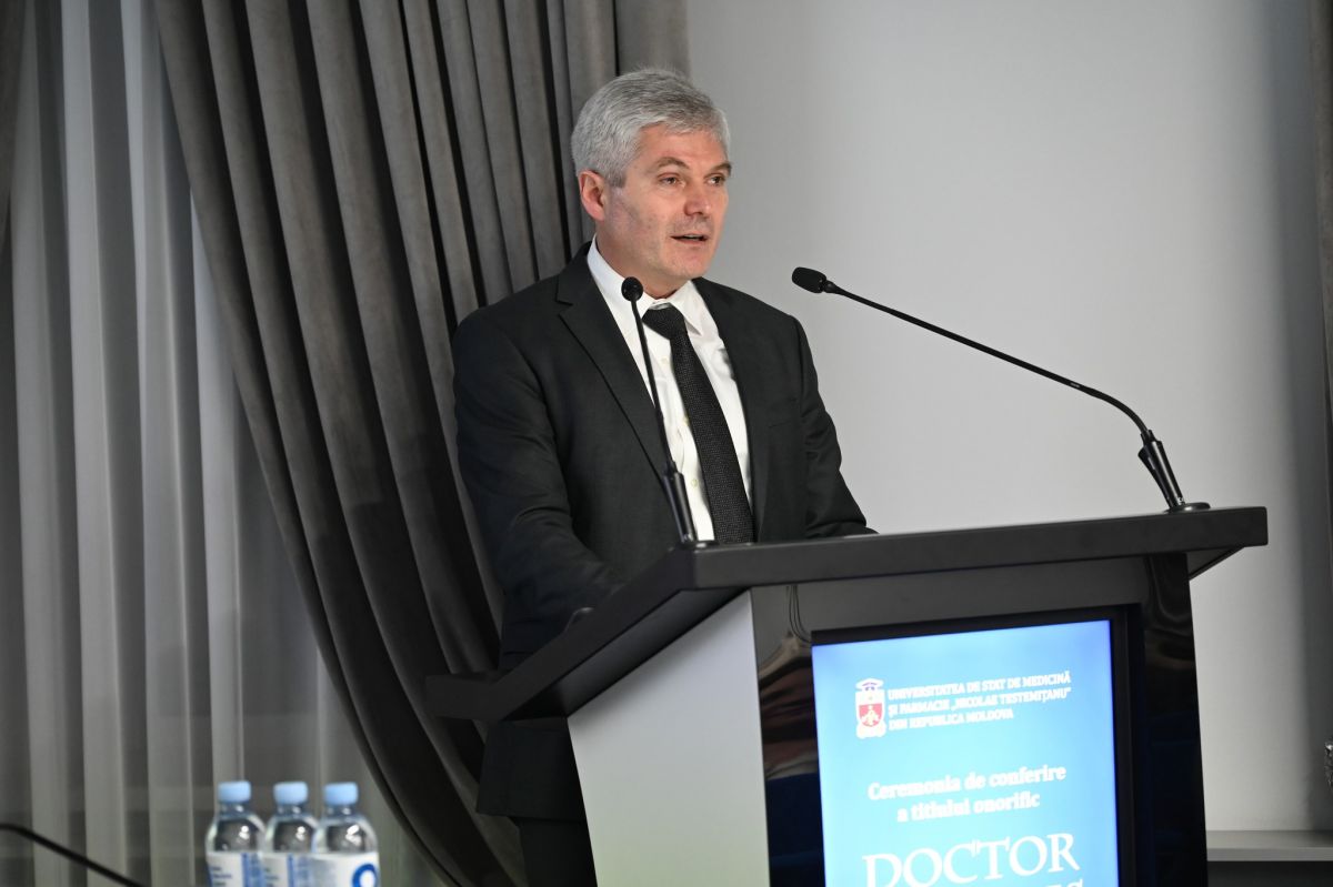 Doctor Honoris Causa of “Nicolae Testemitanu” University title awarding to Emeritus Professor Dan Lucian Dumitrascu